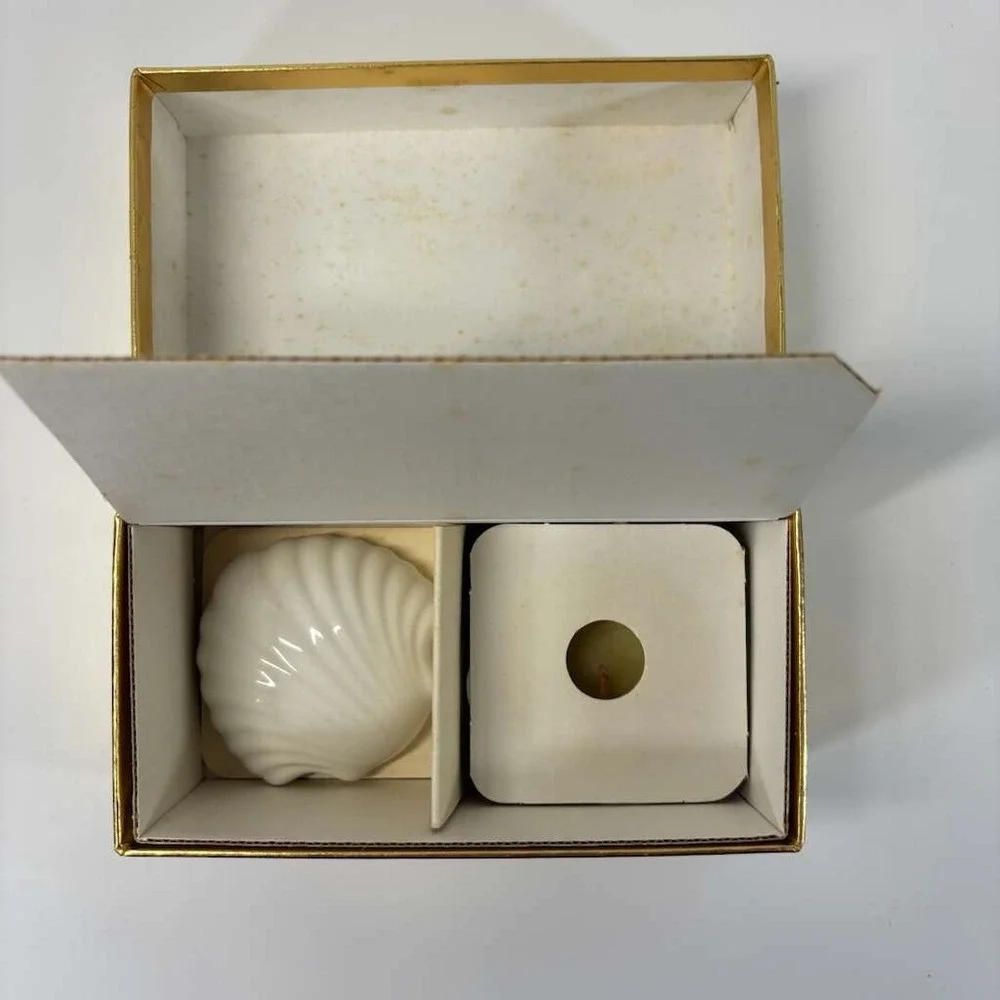 Beautiful Estee Lauder Heart-to-Heart set‎ (1) Fragrance Candle Heart Shaped
